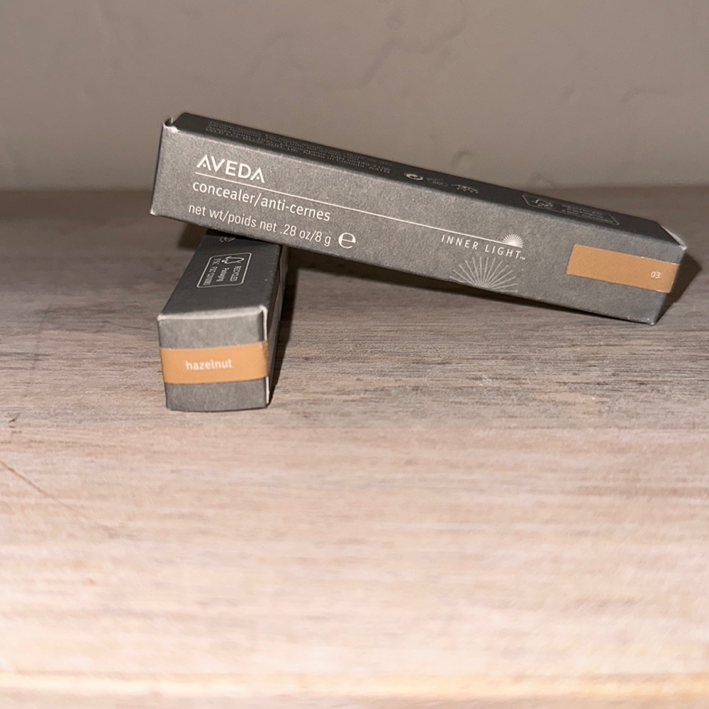 AVEDA Concealer